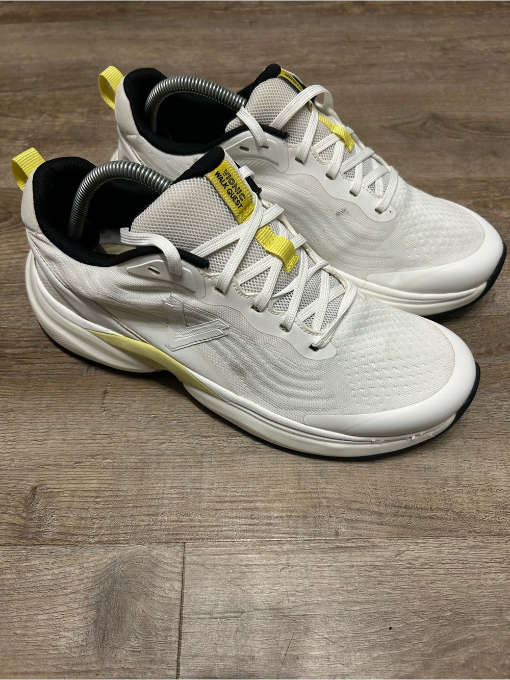 Vionic Walk Quest Women's Size 10 White Yellow Athletic Walking Running Sneakers